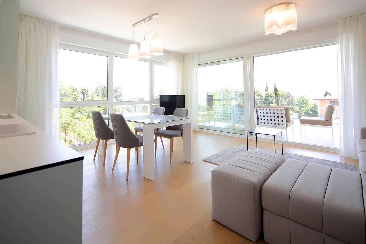 New Apartment With Swimming Pool Near The Beach Ičići Buitenkant foto