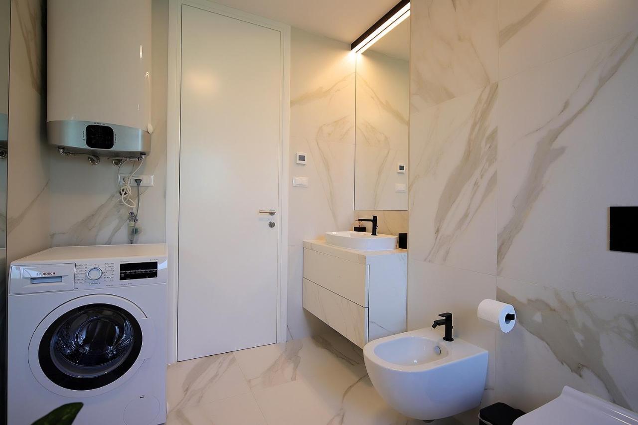New Apartment With Swimming Pool Near The Beach Ičići Buitenkant foto