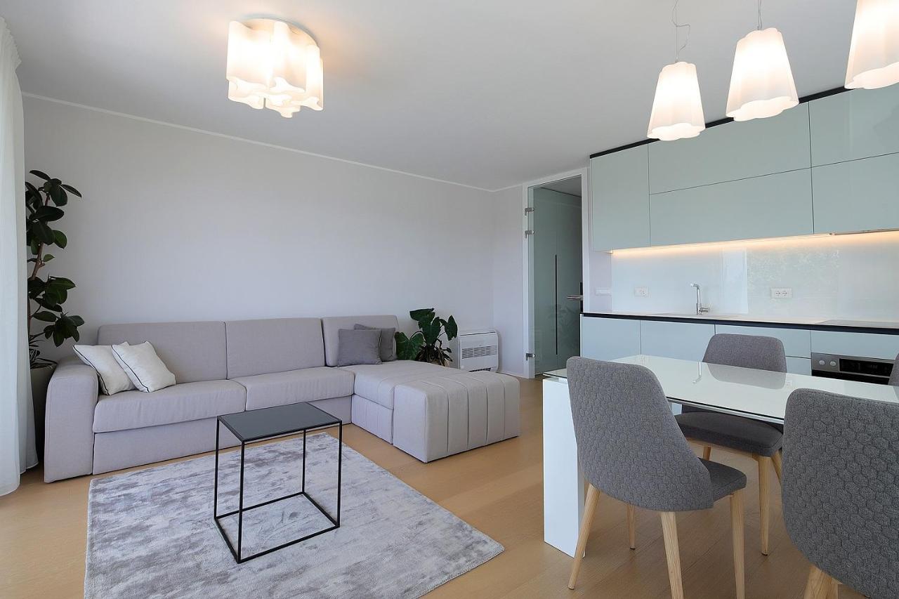 New Apartment With Swimming Pool Near The Beach Ičići Buitenkant foto