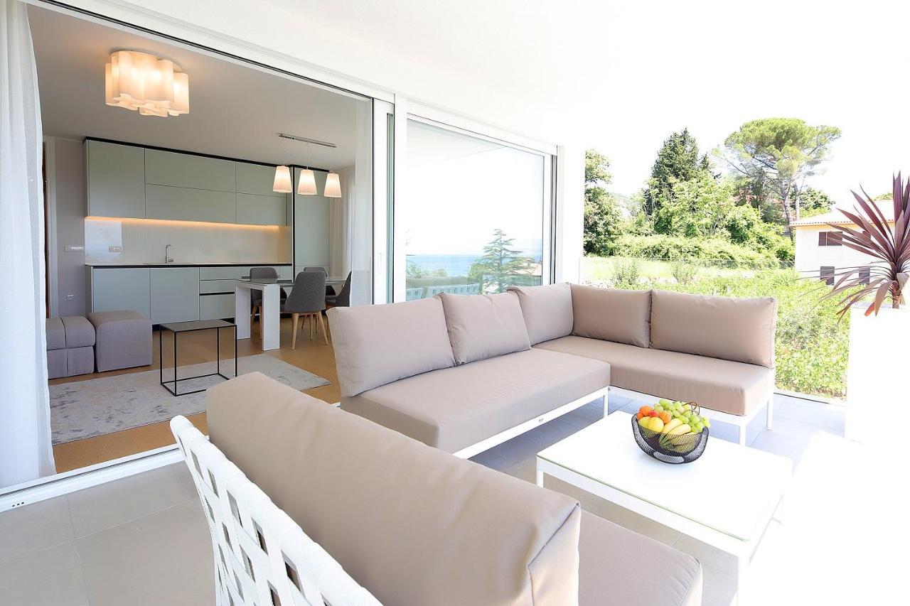 New Apartment With Swimming Pool Near The Beach Ičići Buitenkant foto