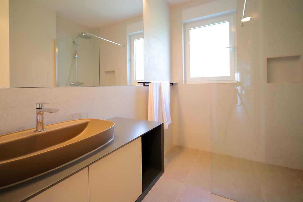 New Apartment With Swimming Pool Near The Beach Ičići Buitenkant foto