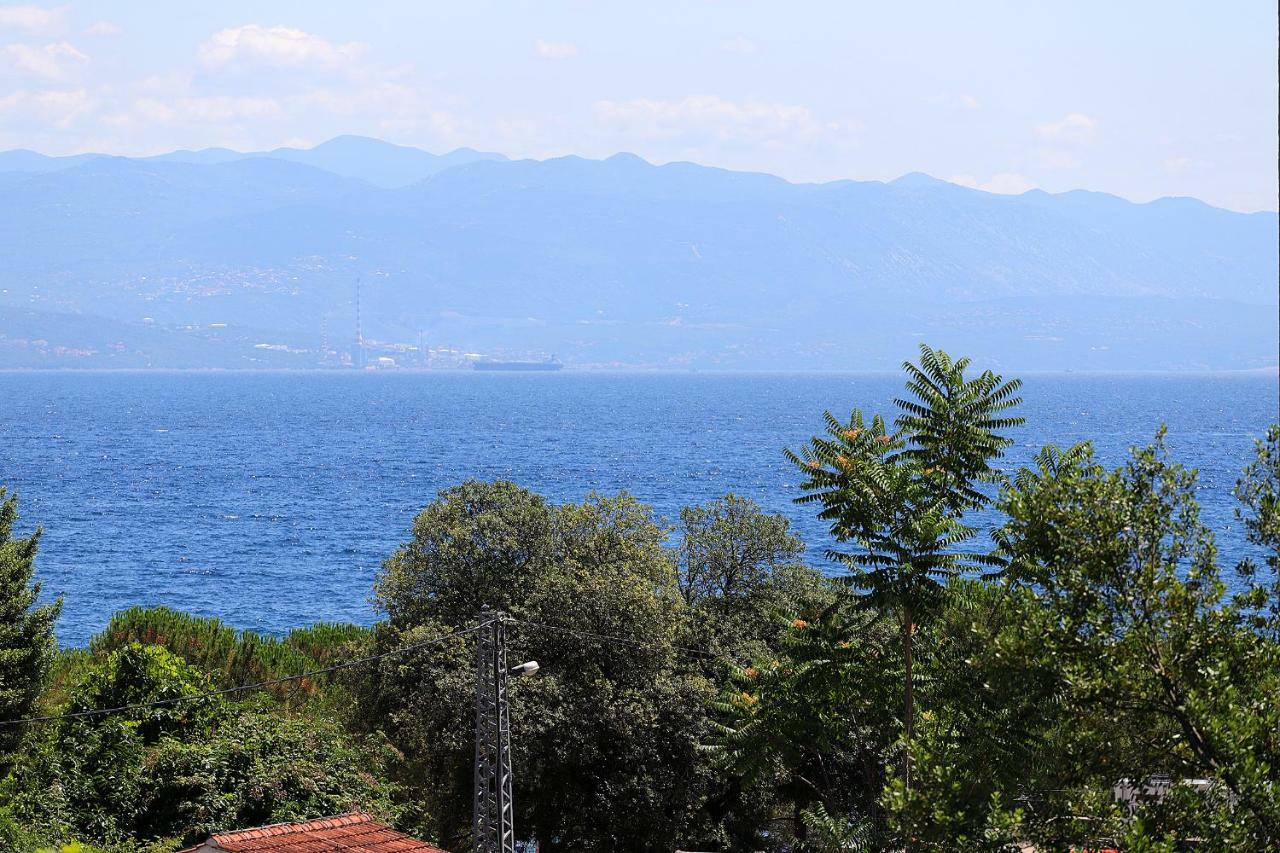 New Apartment With Swimming Pool Near The Beach Ičići Buitenkant foto