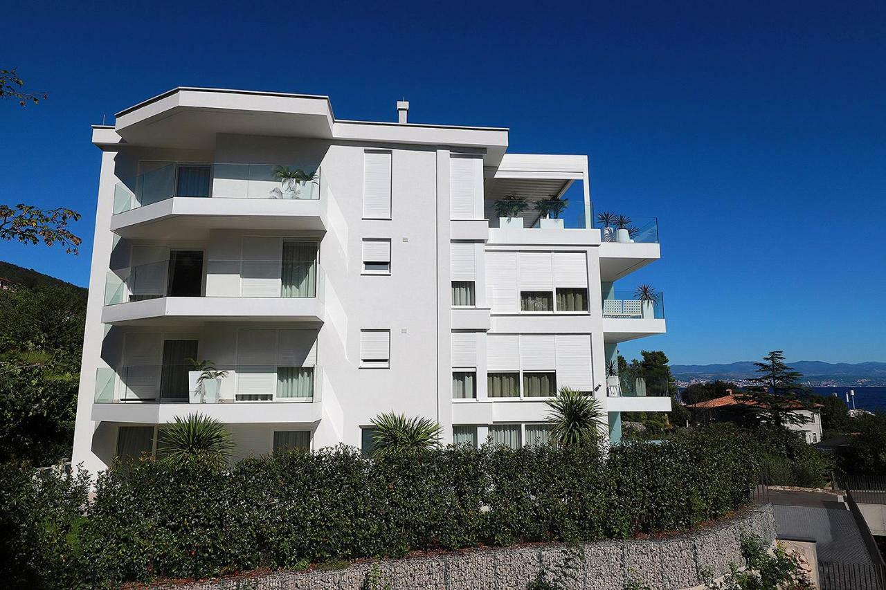 New Apartment With Swimming Pool Near The Beach Ičići Buitenkant foto