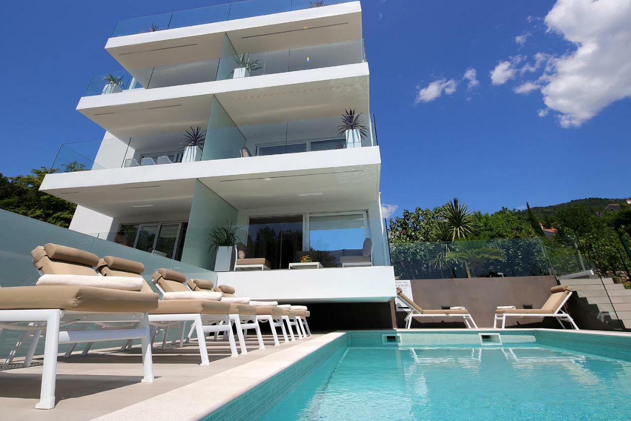 New Apartment With Swimming Pool Near The Beach Ičići Buitenkant foto